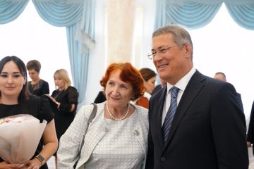 Радий Хабиров отметил заслуги педагогов Башкирии