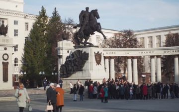 Глава Башкирии встретился с туристами старшего возраста и школьниками в Уфе