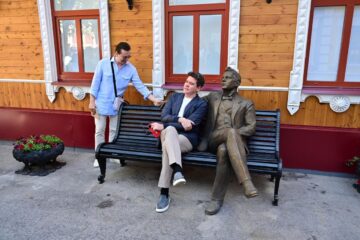 Хабиров присвоил звания народных артистов Сергею Безрукову и Денису Мацуеву
