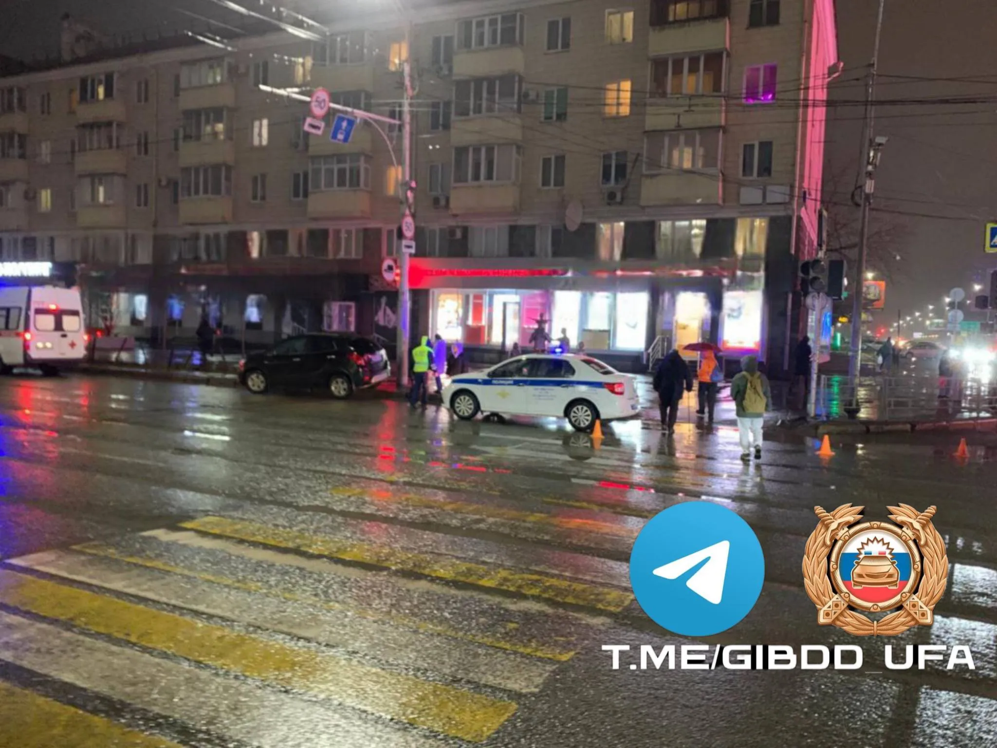 В Уфе водитель Opel Mokka сбил пешехода на регулируемом переходе
