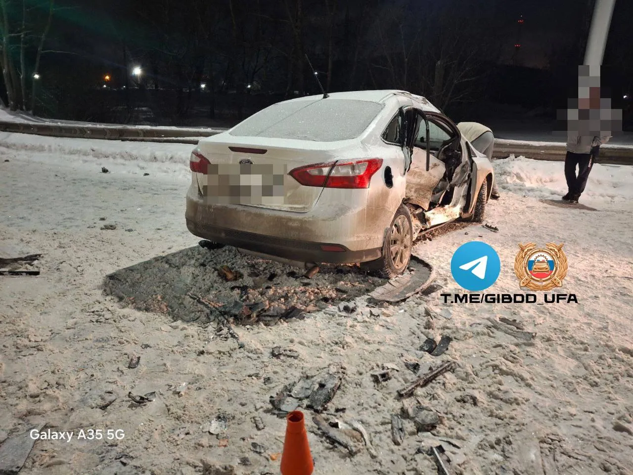 В Уфе столкнулись два легковых автомобиля: пострадали водитель и пассажир