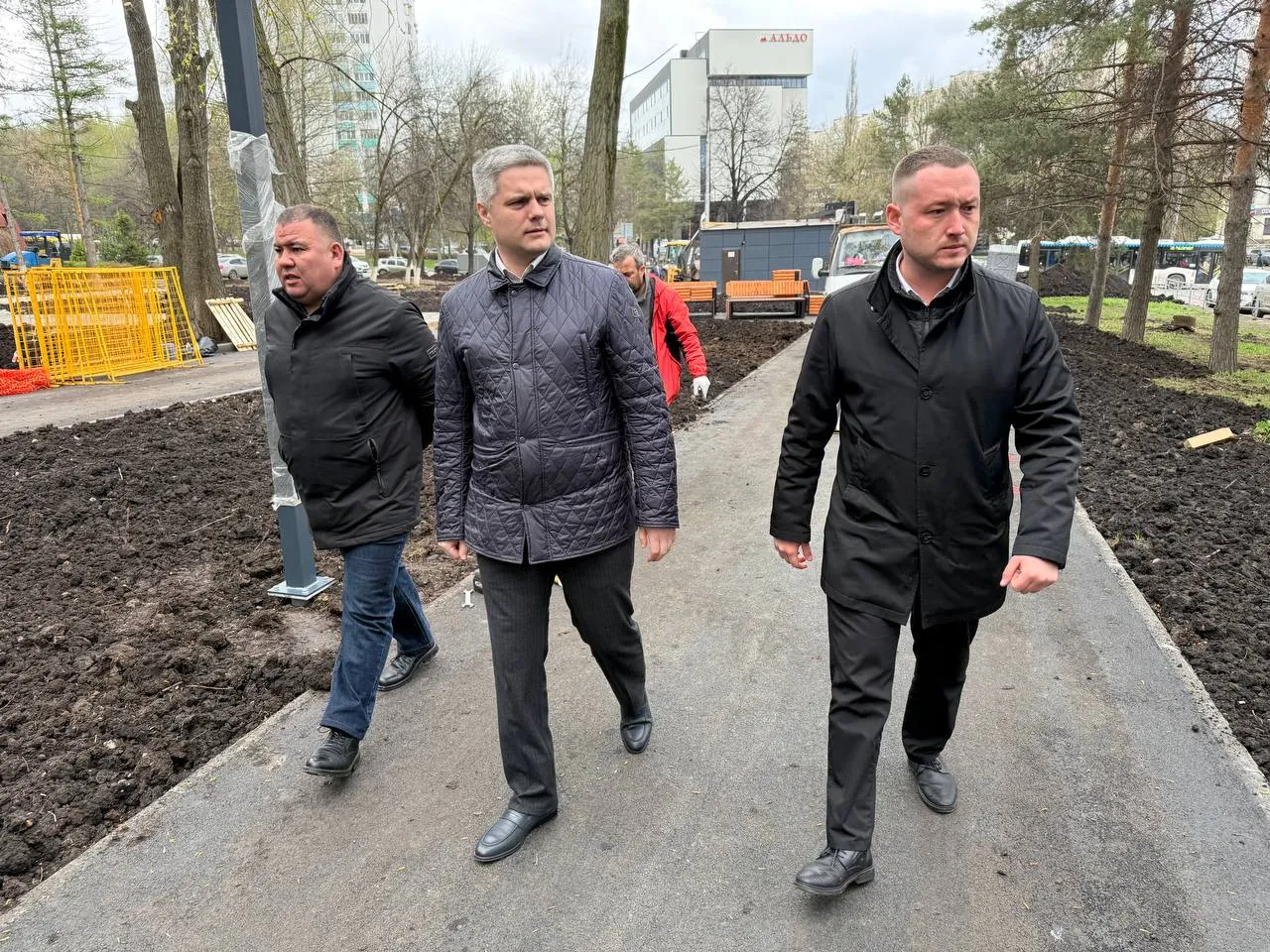 В Уфе завершается благоустройство сквера имени Клавдии Абрамовой